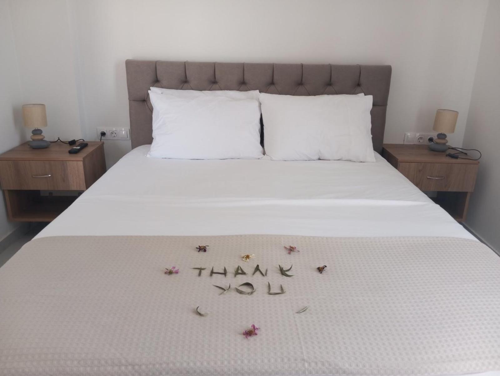 גיאלובה Three Charites Resort מראה חיצוני תמונה